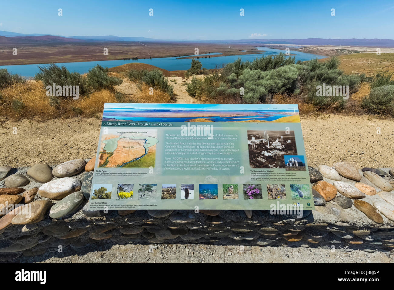 Indicazioni interpretative spiegando l'eredità nucleare di Hanford e l'ambiente circostante in Hanford raggiungono monumento nazionale, Columbia River Basin, Foto Stock