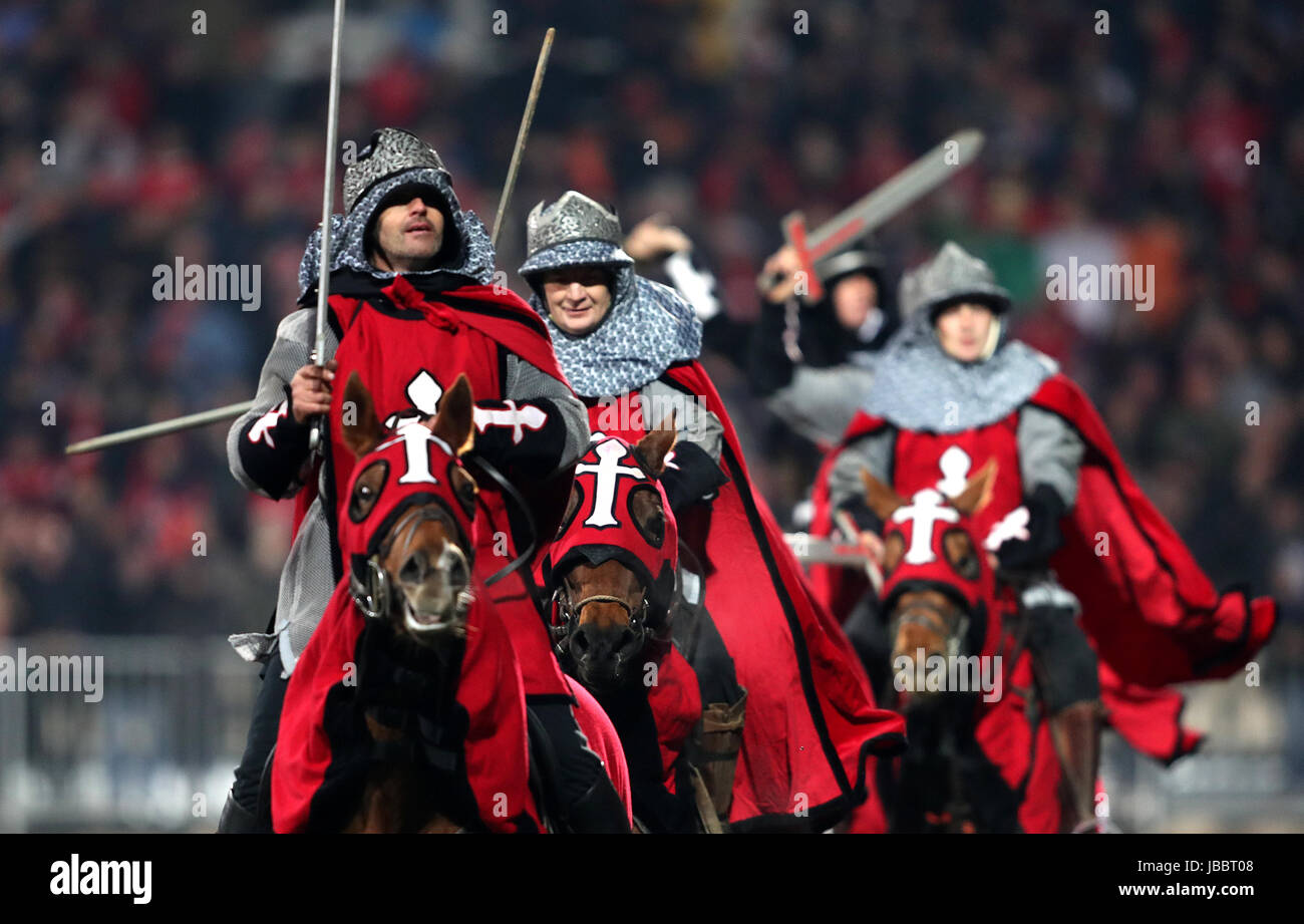 Il Crociato di cavalieri prima della gita corrispondono all'AMI Stadium, Christchurch. Foto Stock