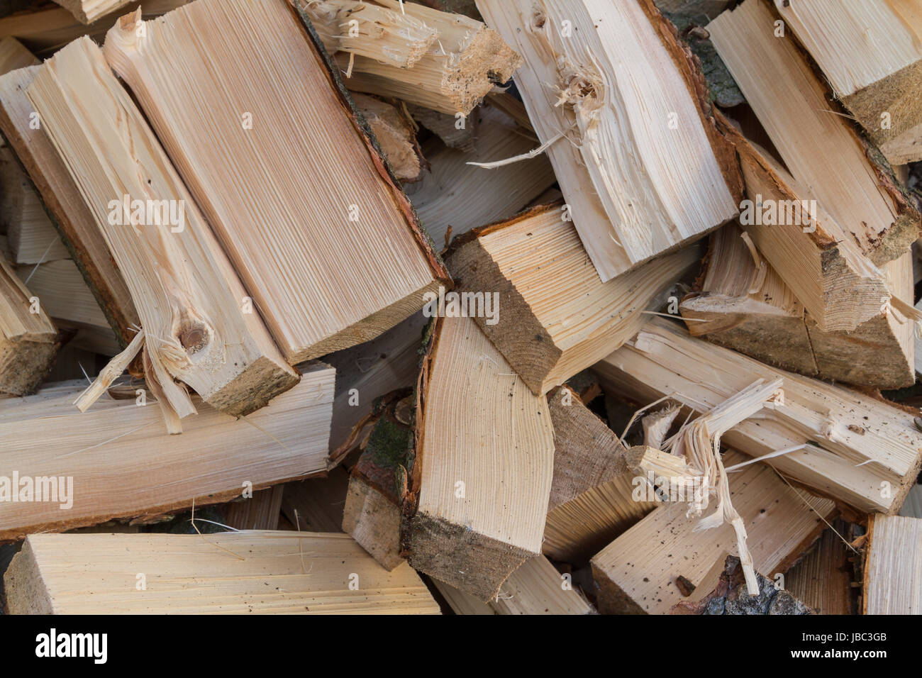 Gespalten Brennholz Holz Scheite Foto Stock
