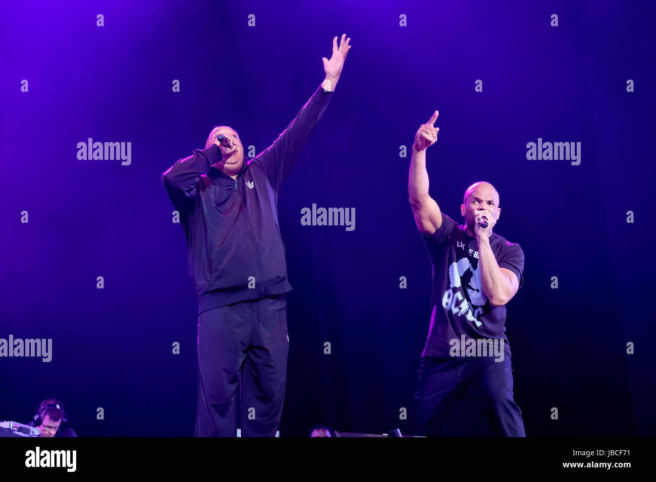 Newport, Isle of Wight, Regno Unito. Il 9 giugno, 2017. Isle of Wight Festival Day 2 - American artisti hip-hop Run DMC in esecuzione al IOW Festival, Seaclose Park Newport il 9 giugno 2017, UK Credit: DFP/fotografica Alamy Live News Foto Stock