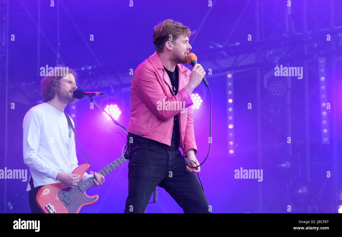 Newport, Isle of Wight, Regno Unito. Il 9 giugno, 2017. Isle of Wight Festival Day 2 - band britannica Kaiser Chiefs effettuando in corrispondenza di IOW Festival, Seaclose Park Newport il 9 giugno 2017, UK Credit: DFP/fotografica Alamy Live News Foto Stock