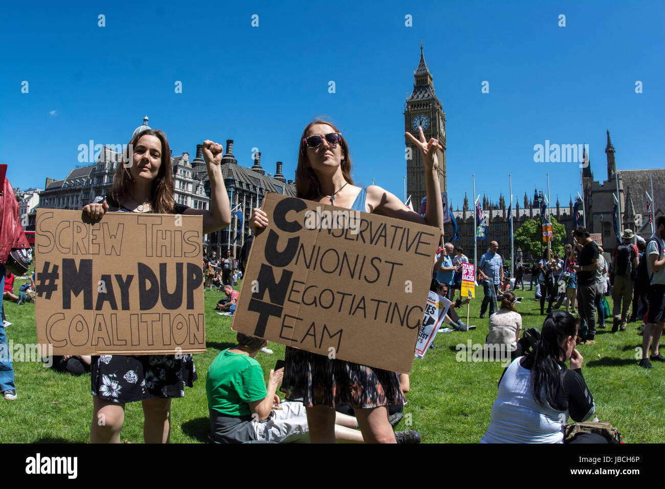 Parliment Square, Westminster UK. , . Primo Protrest poiché l'elezione, dimostranti fuori raccolta parliment square protestare contro le torys. Credito: Billy Edmonds/Alamy Live News Foto Stock