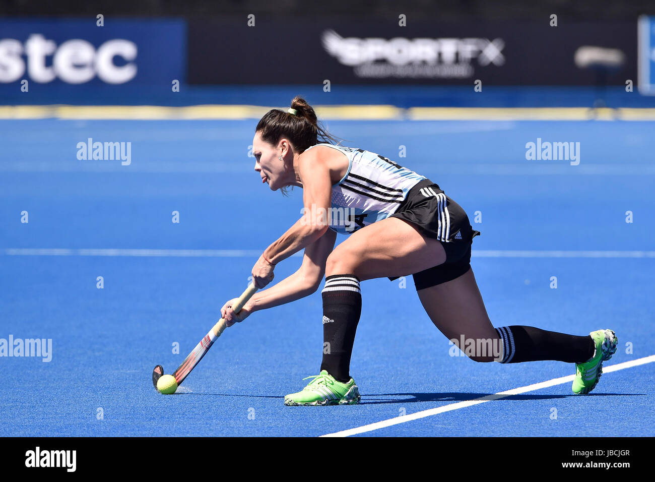 Londra Inghilterra - Giugno 10, 2017: Noel Barrionuevo in azione durante il 2017 Investec Internazionale delle Donne Inghilterra Hockey v. In Argentina il sabato a Lee Valley Hockey e il Centro Tennis. Foto : Taka G Wu Foto Stock