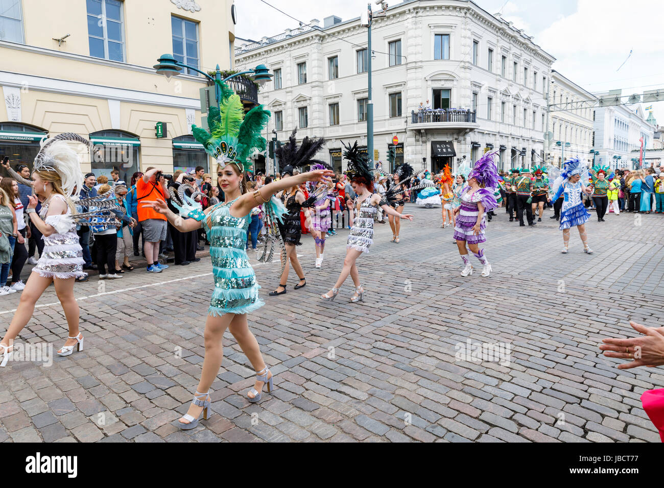 Helsinki, Finlandia. Decimo Giugno, 2017. Helsinki Samba Carnaval celebrazione sulle strade di Helsinki, Finlandia del 10 giugno 2017 Credit: Risto Hunt/Alamy Live News Foto Stock