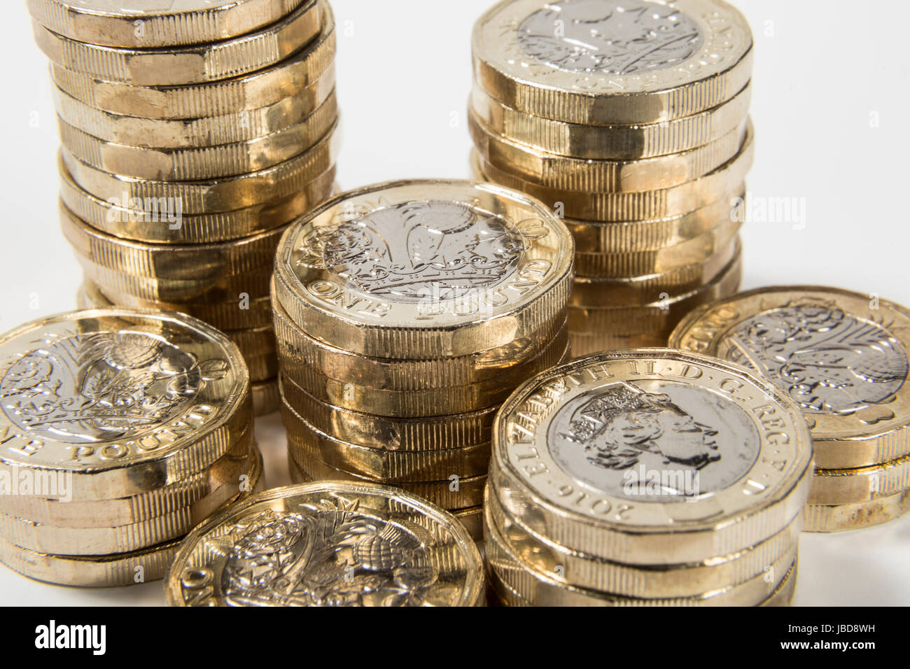 Nuovo REGNO UNITO British Pound monete in pile verticali Foto Stock