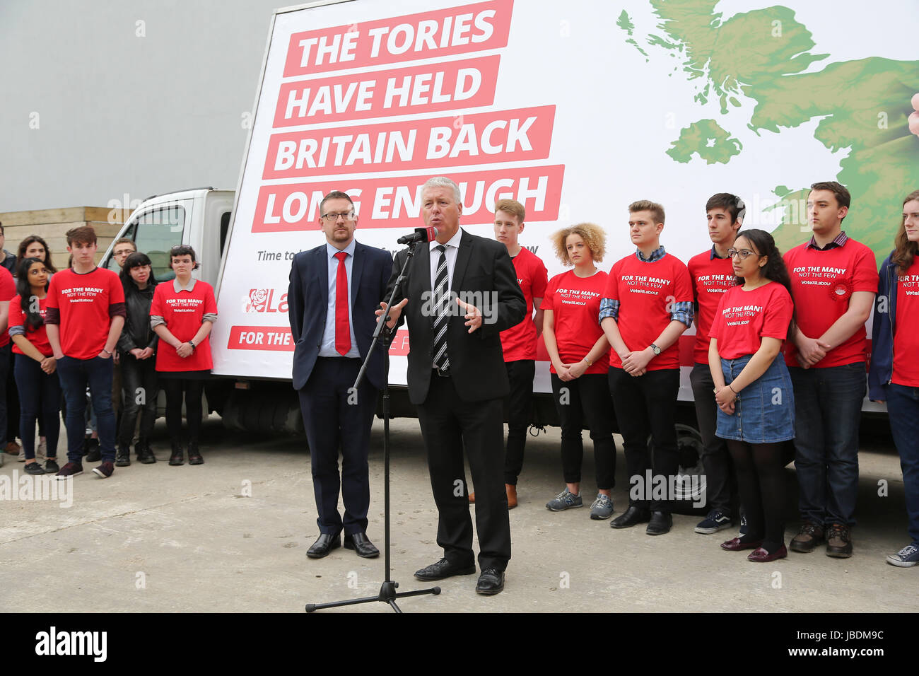 La manodopera MP Ian Lavery svela il nuovo poster della campagna per il lavoro di campagna elettorale in Londra dotata: Ian Lavery MP Dove: Londra, Regno Unito quando: 10 maggio 2017 Credit: Dinendra Haria/WENN.com Foto Stock