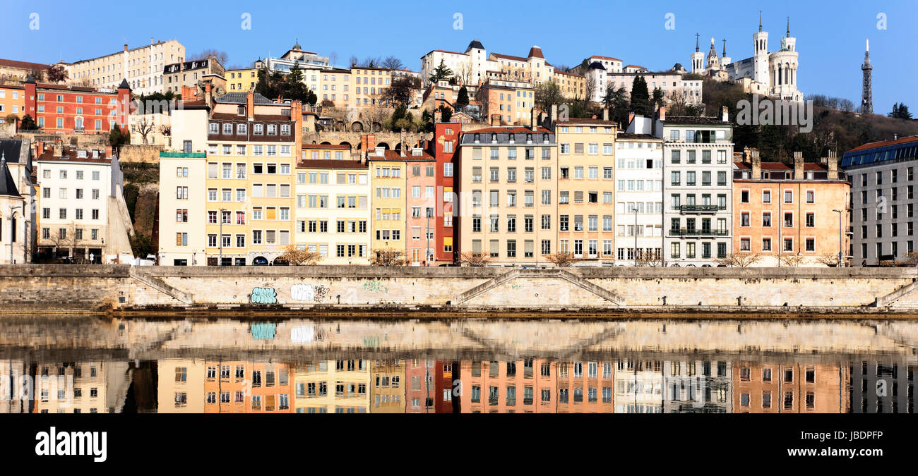 Vista di Lione e il fiume Saone in primavera Foto Stock