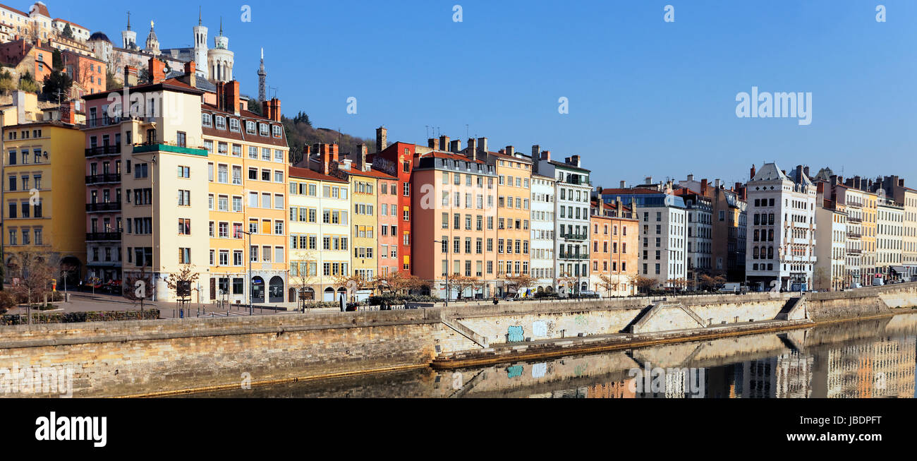 Vista di Lione e il fiume Saone nella luce del mattino Foto Stock