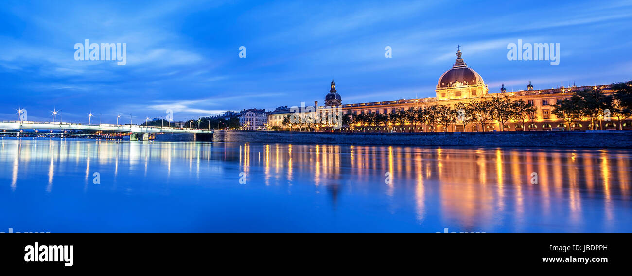 Vista del Rodano a Lione durante la notte, Francia Foto Stock