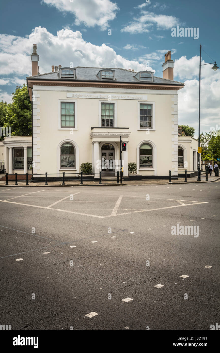 Orizzonti luminosi Barnes nido e della scuola materna, London, Regno Unito Foto Stock