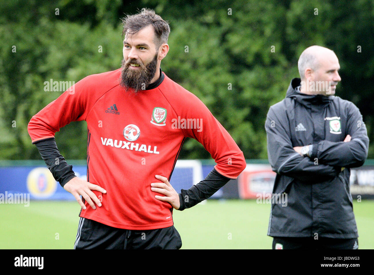 Il Galles Joe Ledley durante il corso di formazione al Vale Resort, Glamorgan. Foto Stock