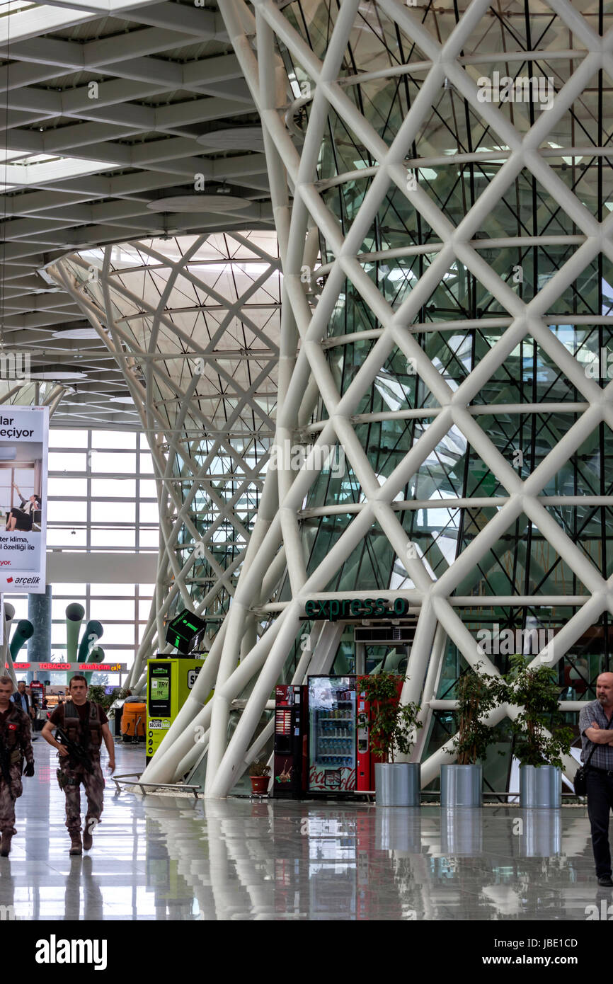 Edificio aeroportuale strutture futuristiche Foto Stock