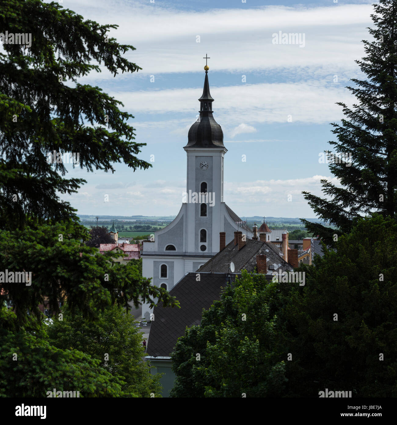 Javornik - Repubblica ceca - giugno 07, 2017: summer view di javornik città da jansky hill (jansky vrch) castello, Regione di Olomouc, Repubblica ceca. Foto Stock