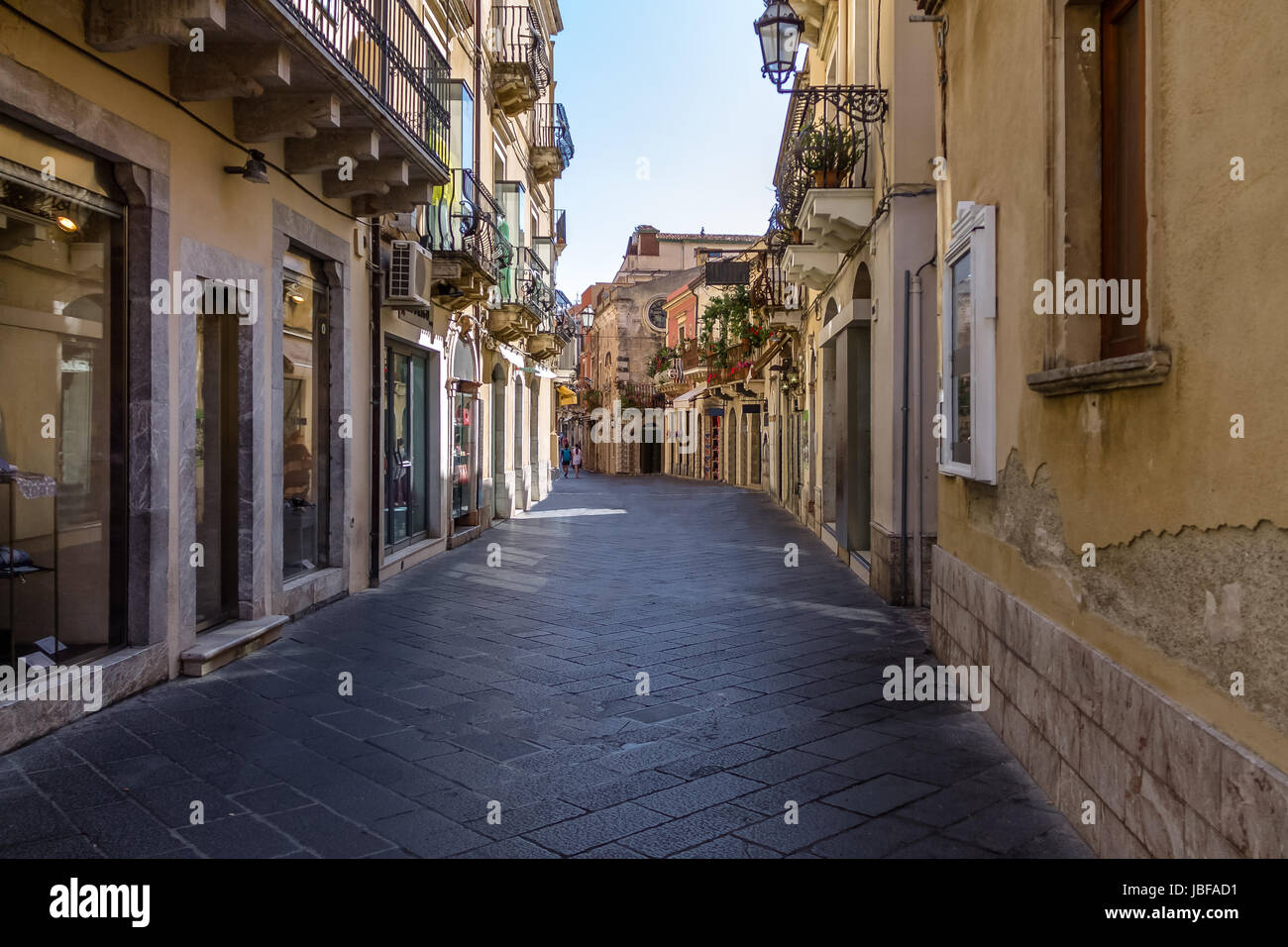 Vista sulla strada della città di Taormina - Taormina, Sicilia, Italia Foto Stock