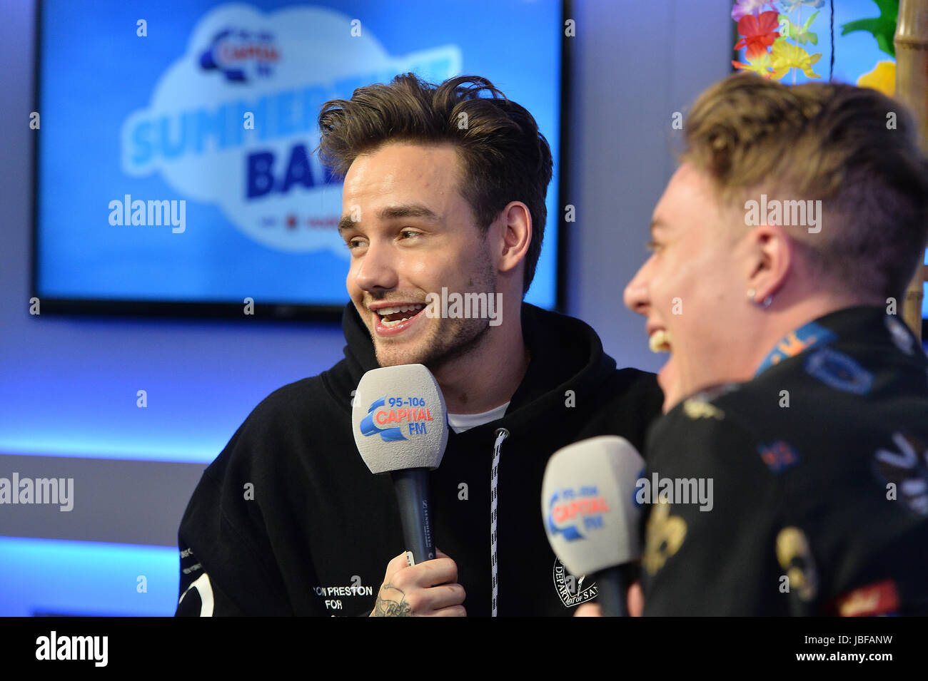 Liam Payne e capitale FM romano del presentatore Kemp al capitale della FM Estate sfera con Vodafone presso lo Stadio di Wembley a Londra. Foto Stock