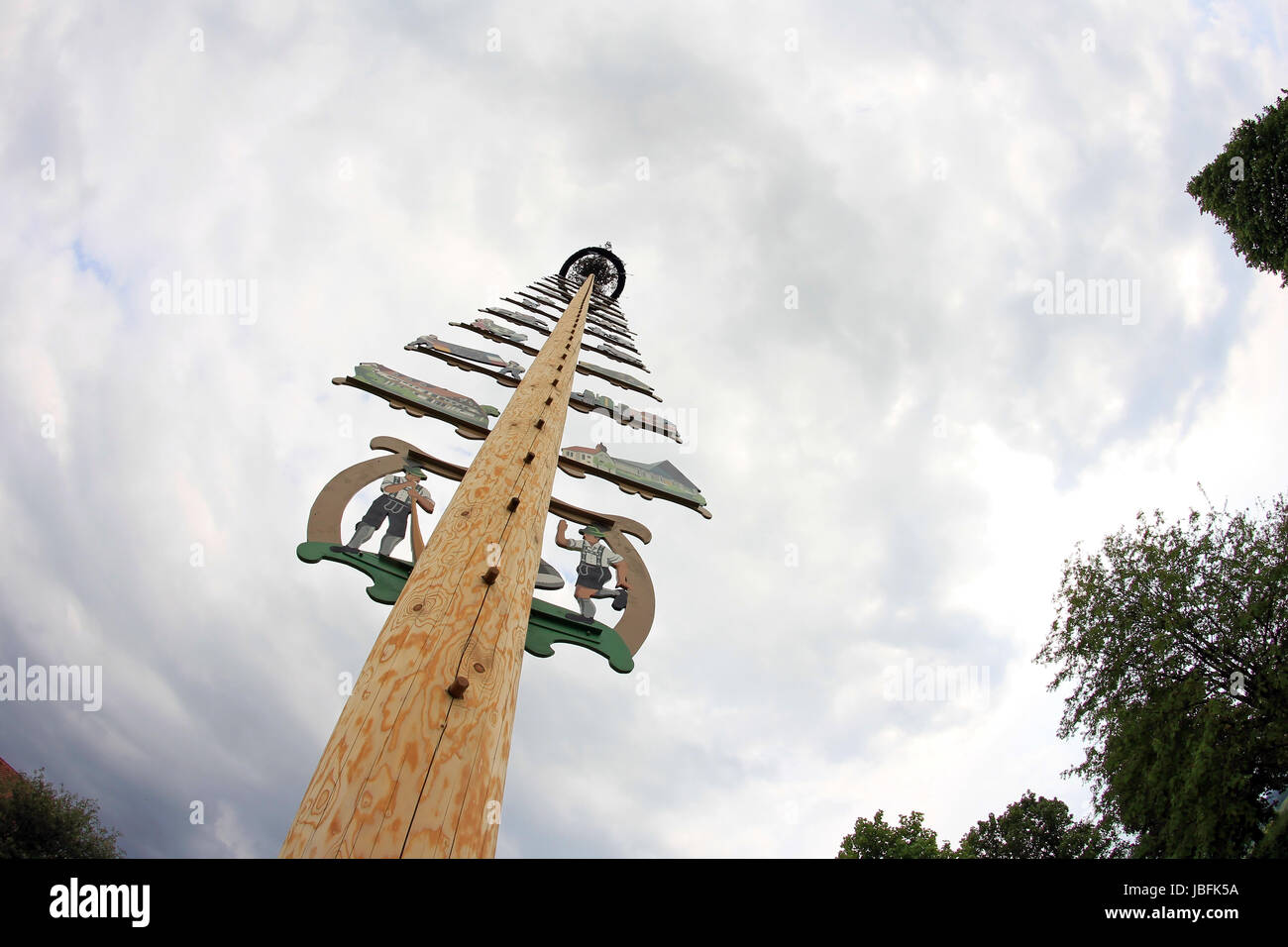 Maibaum in Bayern Foto Stock