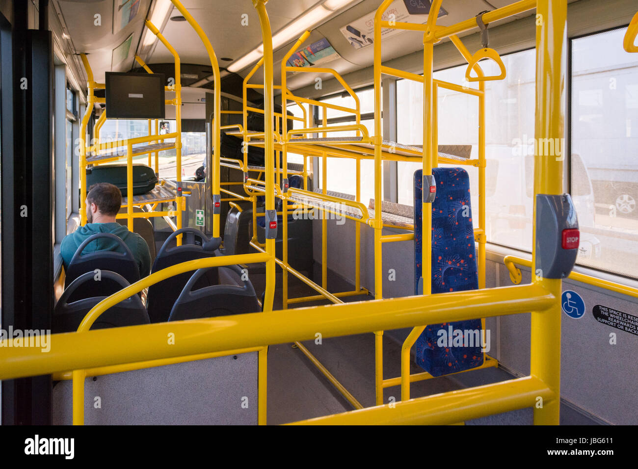Bus navetta da lungo soggiorno parcheggio auto presso l'aeroporto di Glasgow, Glasgow, Scotland, Regno Unito Foto Stock