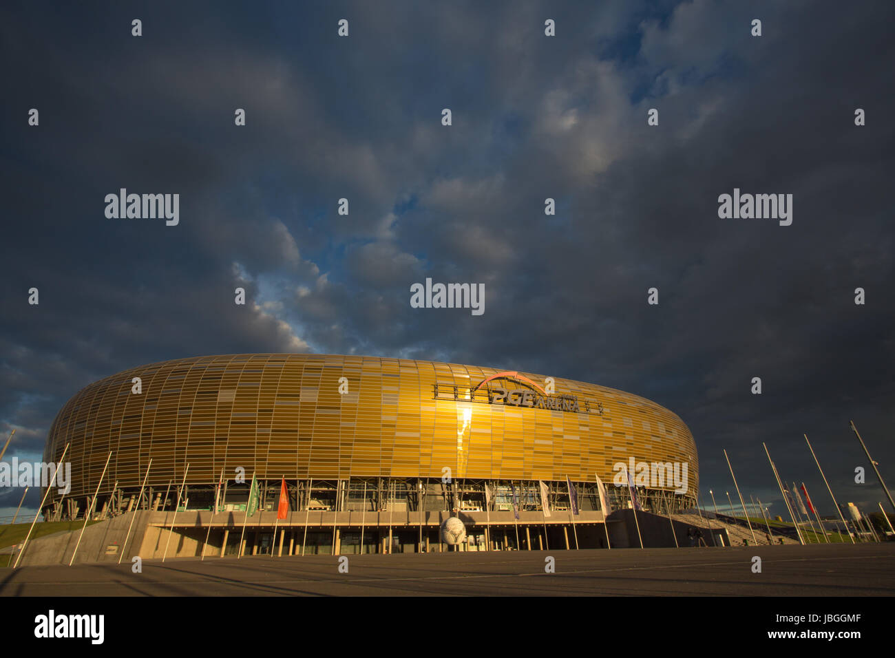 GDANSK, Polonia - 19 settembre: PGE Arena che è la costruzione di un nuovo stadio di calcio per Euro 2012 Campionato. Lo stadio ha la capacità di gabbie per 43,615 spettatori. Settembre 19, 2013 a Danzica, Polonia Foto Stock