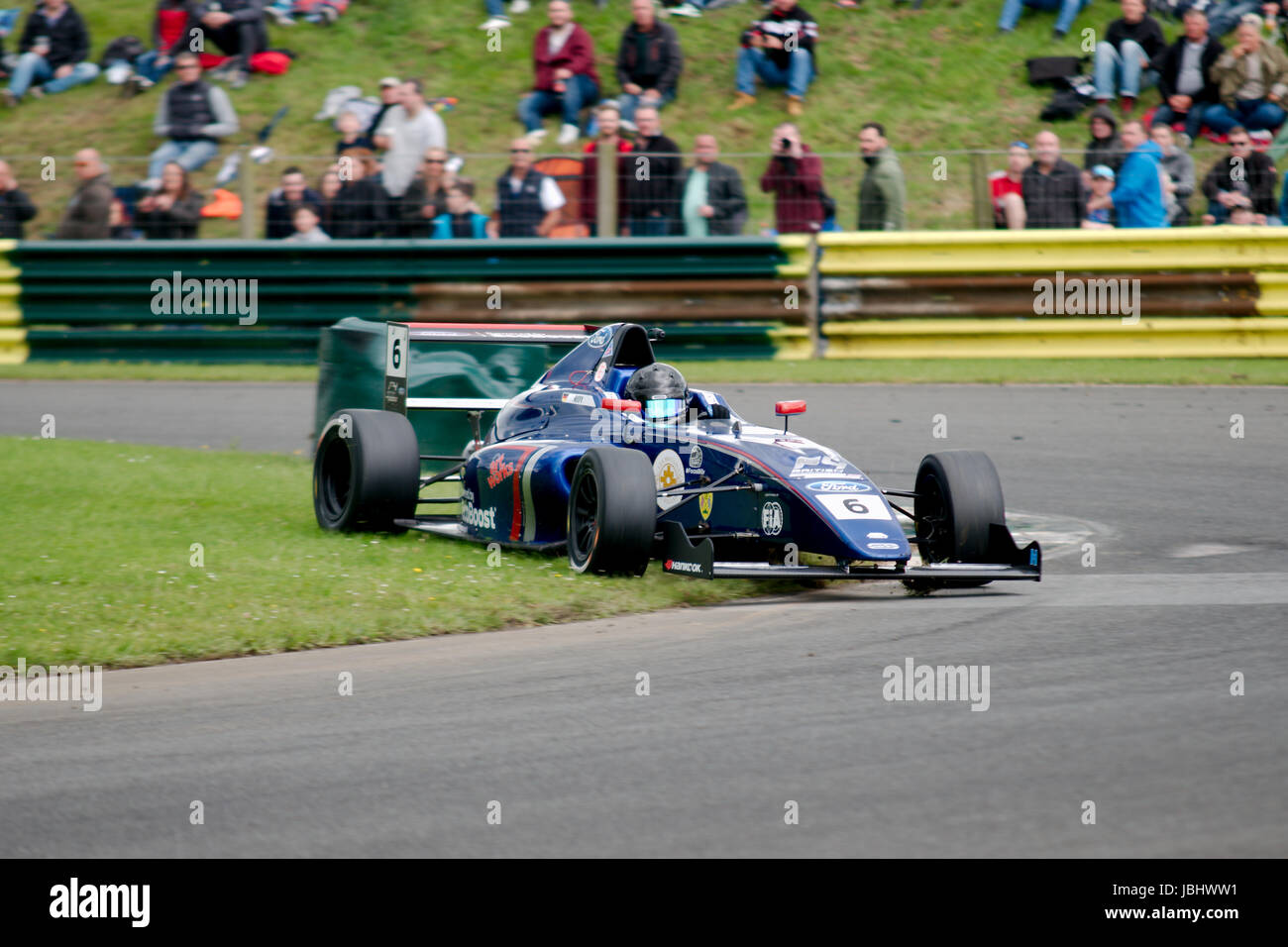 Circuito di Croft, Inghilterra, 11 giugno 2017. Lucas Roy sull'erba nel F4 Campionato Britannico al circuito di Croft, Credito: Colin Edwards/Alamy Live News Foto Stock