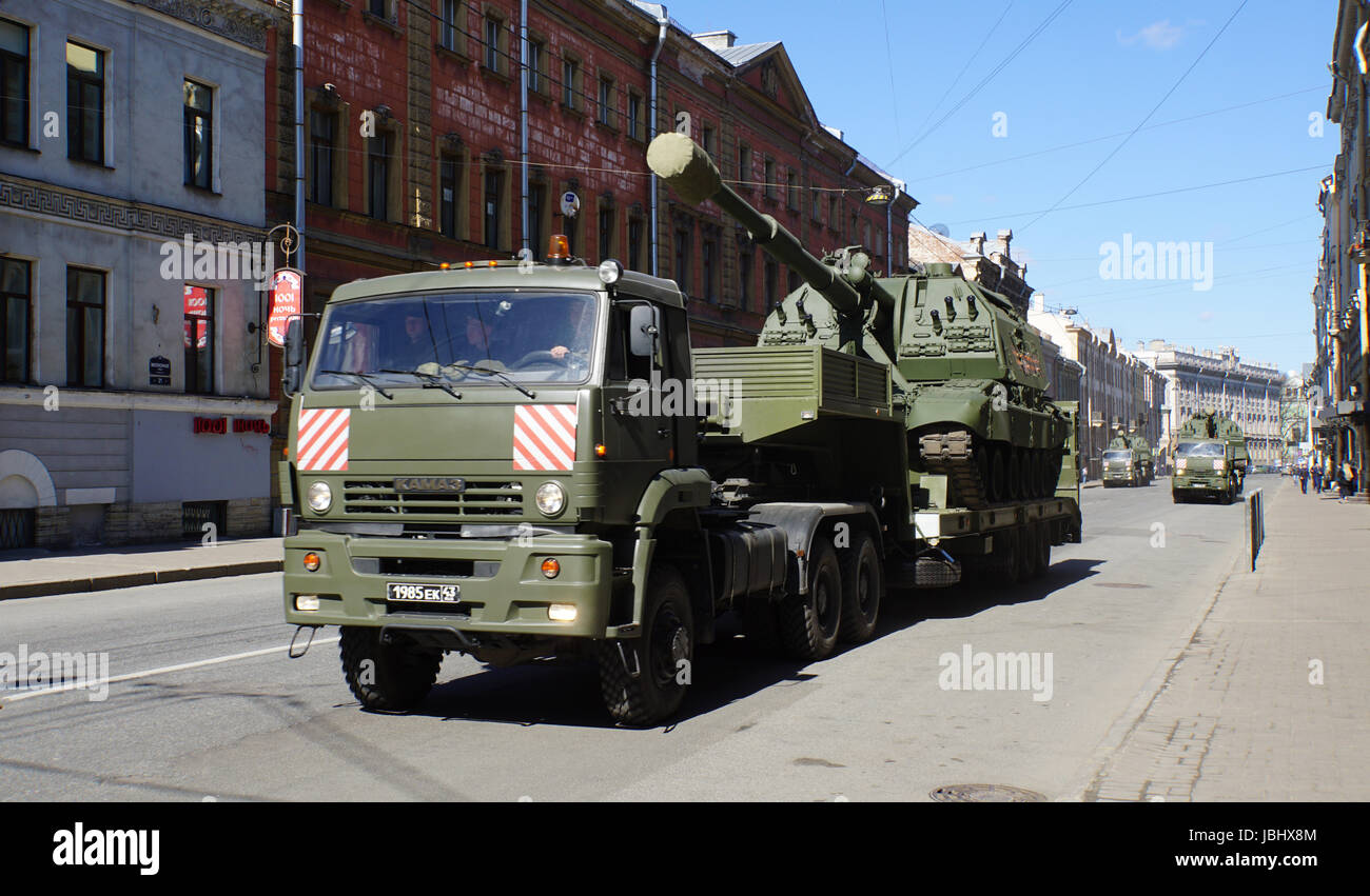 San Pietroburgo, Russia - 9 Maggio 2017. Celebrazione del giorno della vittoria: Trasporto in carro armato Foto Stock