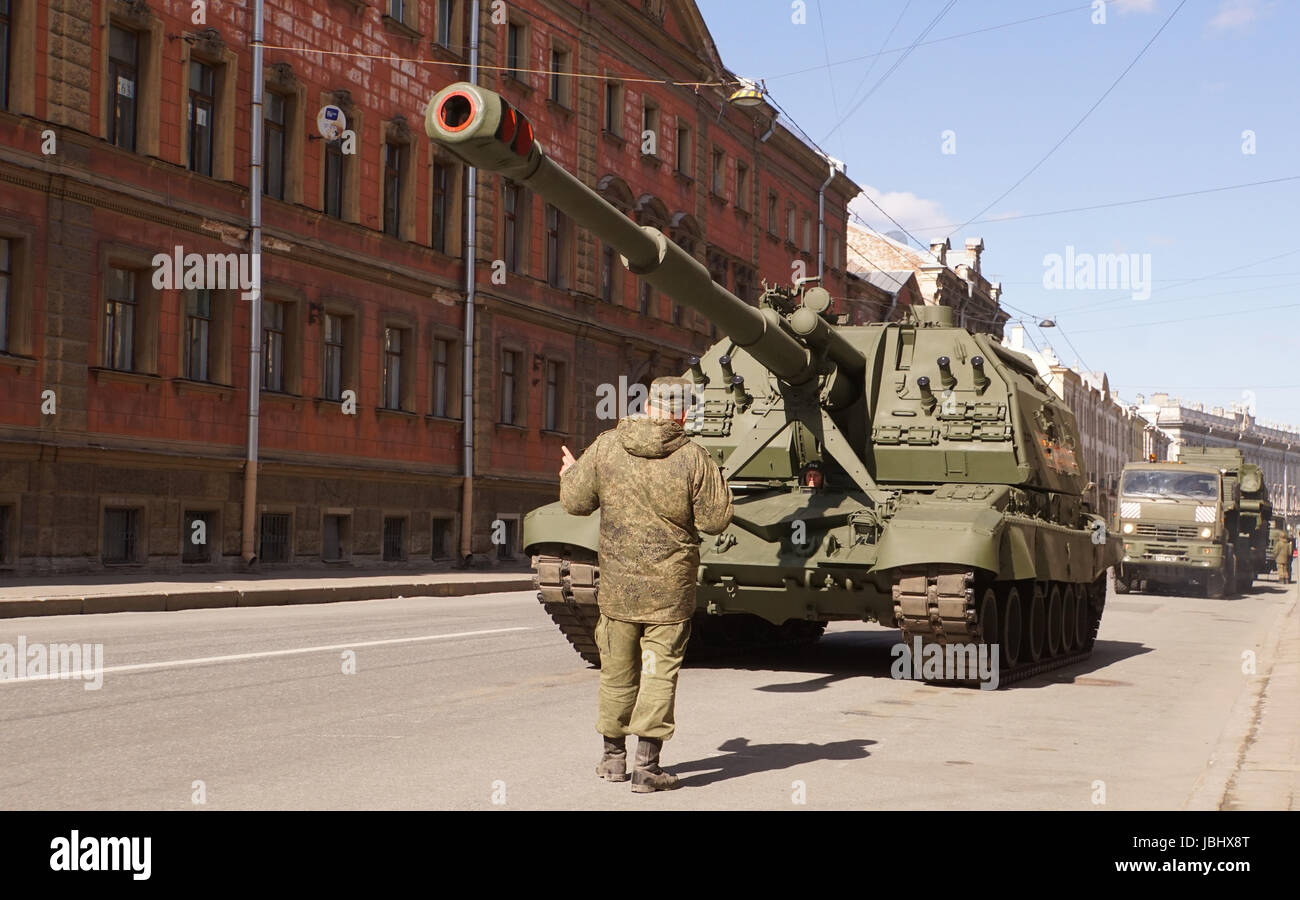 San Pietroburgo, Russia - 9 Maggio 2017. Celebrazione del giorno della vittoria: Pistola semovente Foto Stock