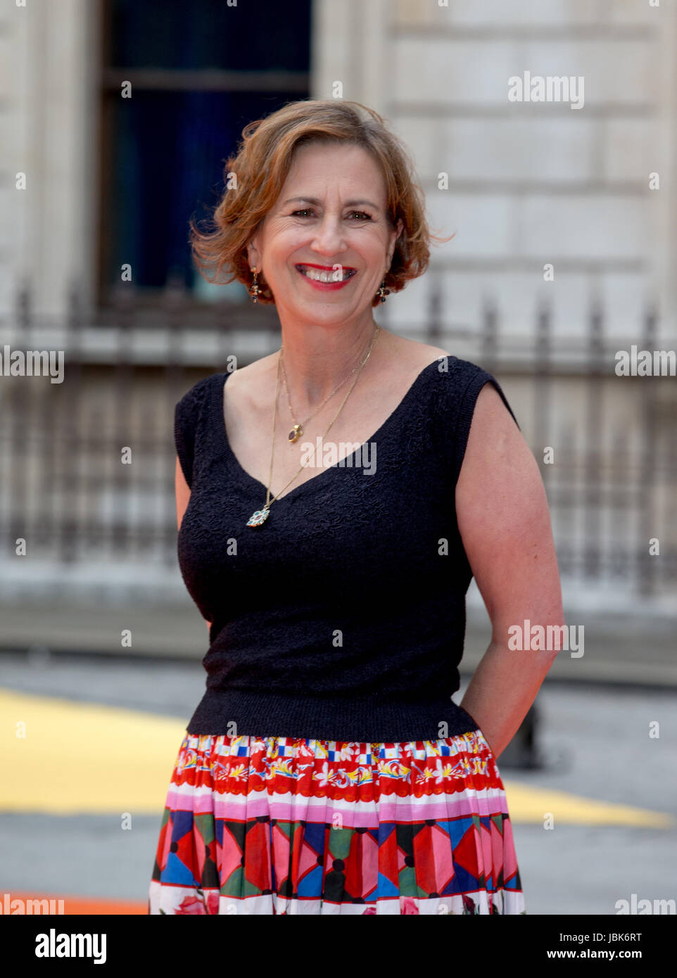 Kirsty Wark, giornalista e presentatore, arriva per la Royal Academy Summer exhibition Foto Stock
