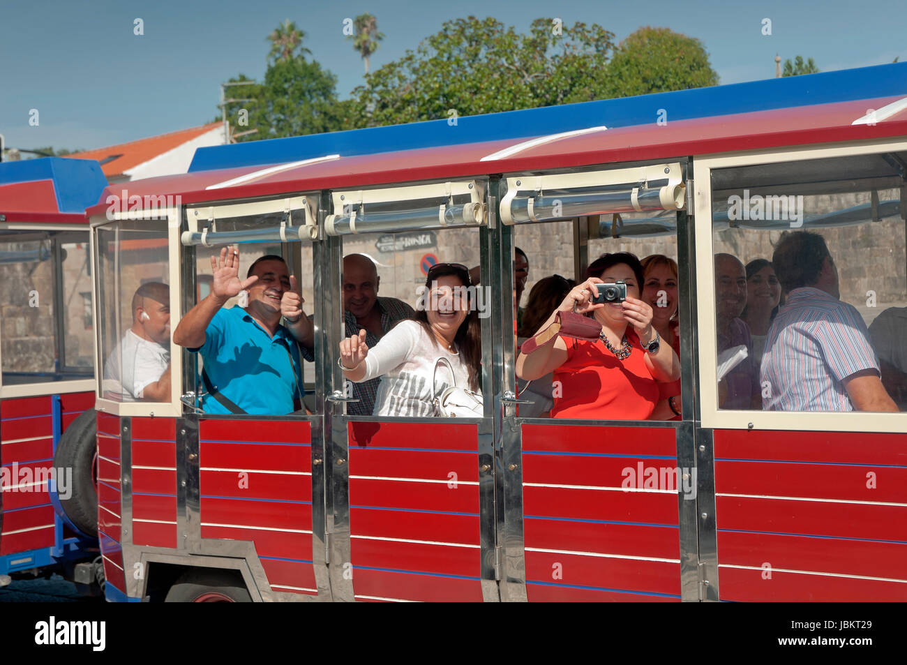 Trenino turistico in piazza Fefinans, CAMBADOS PONTEVEDRA, provincia, regione della Galizia, Spagna, Europa Foto Stock