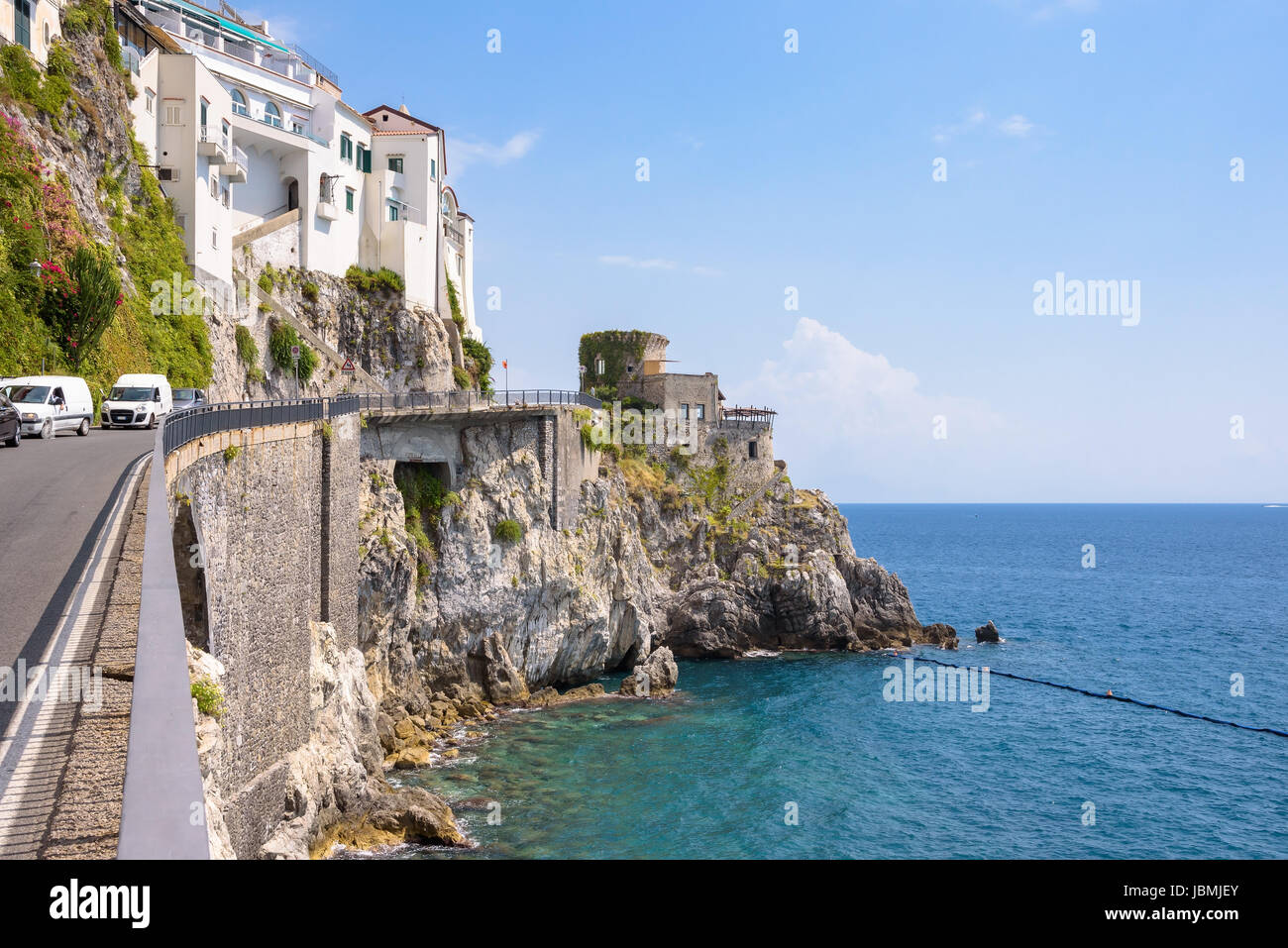 Strada sulla scogliera a Amalfi Foto Stock