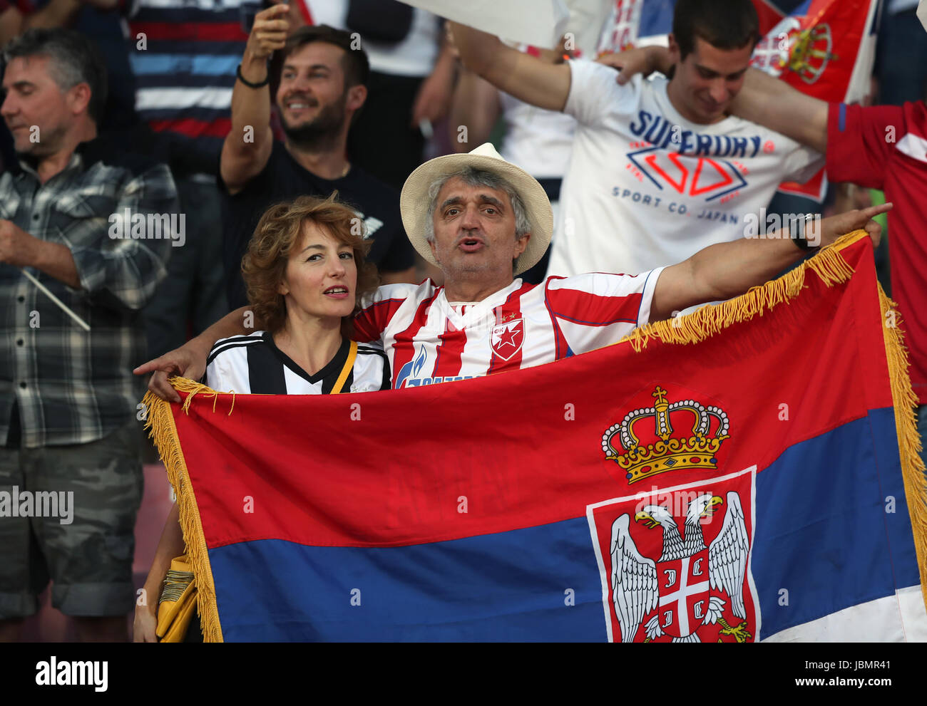 La Serbia tifosi sulle tribune durante il 2018 FIFA World Cup qualifica, Gruppo D corrisponde all'Rajko Mitic Stadium, Belgrado. Foto Stock