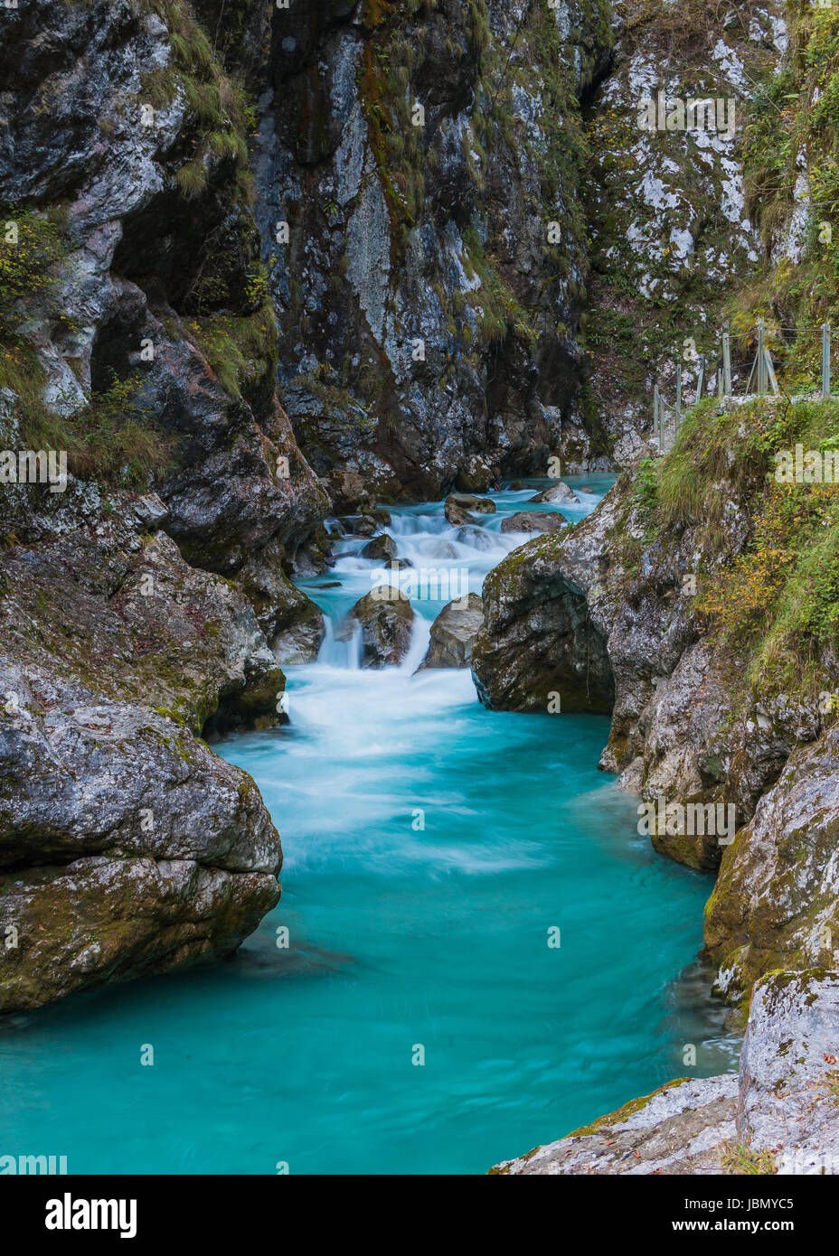 Acque blu in Tolmin gole in Slovenia Foto Stock