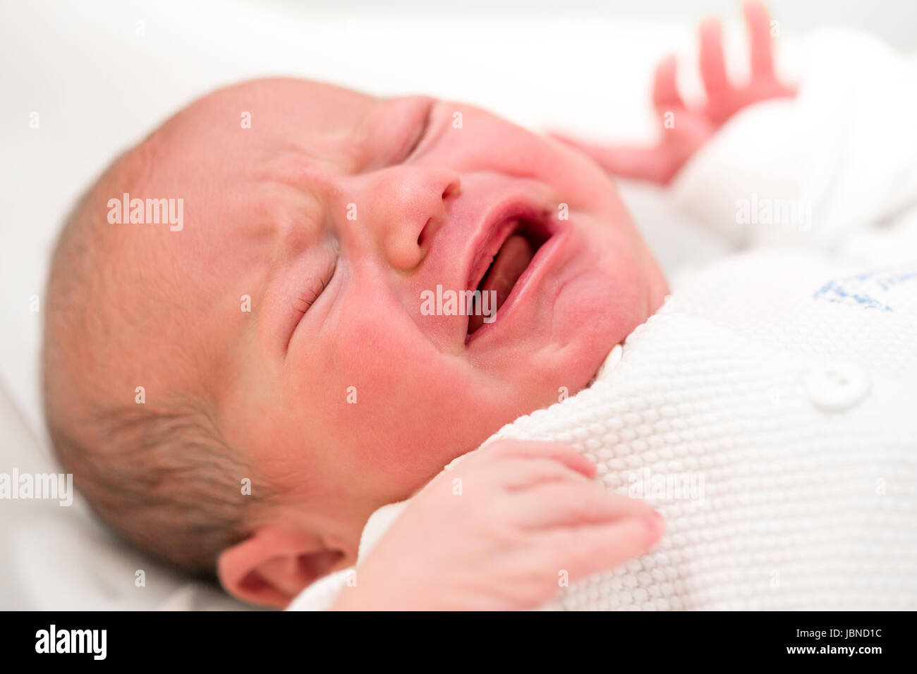 Il pianto neonato in ospedale - le prime ore della vita nuova Foto Stock