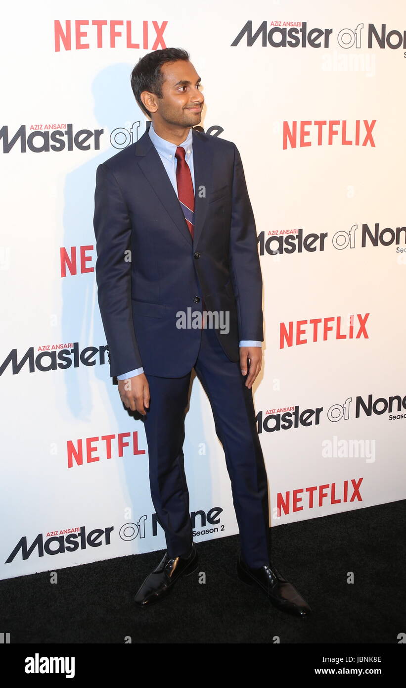 La stagione due di 'Master di None' - Premiere - Arrivi con: Aziz Ansari dove: la città di New York, New York, Stati Uniti quando: 12 maggio 2017 Credit: Derrick Salters/WENN.com Foto Stock