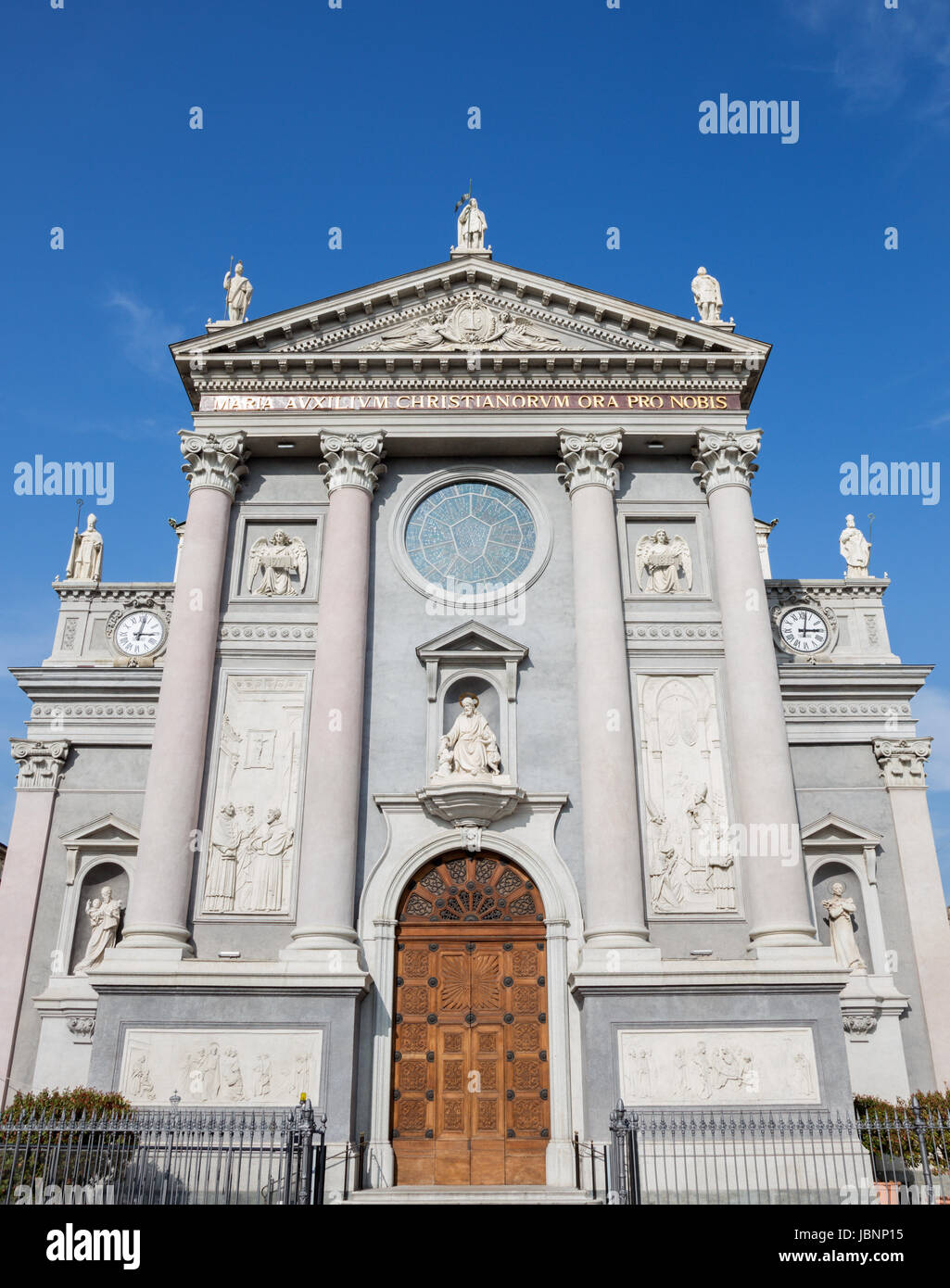 Torino - Il portale della Basilica Maria Ausilatrice (Basilica di Maria Aiuto. Foto Stock