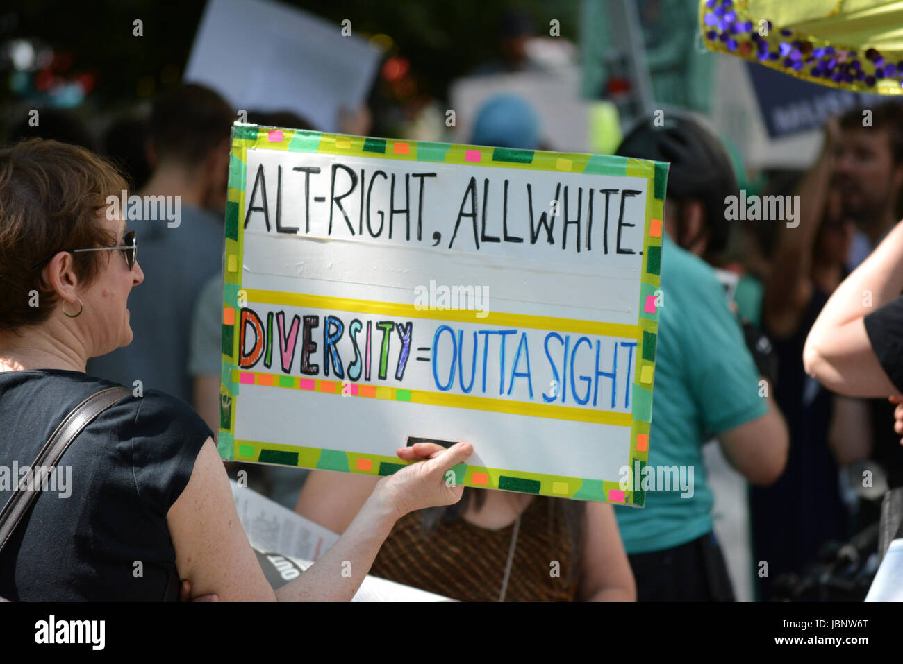 Le persone a un contatore di protesta per un anti-Sharia rally in New York City. Foto Stock