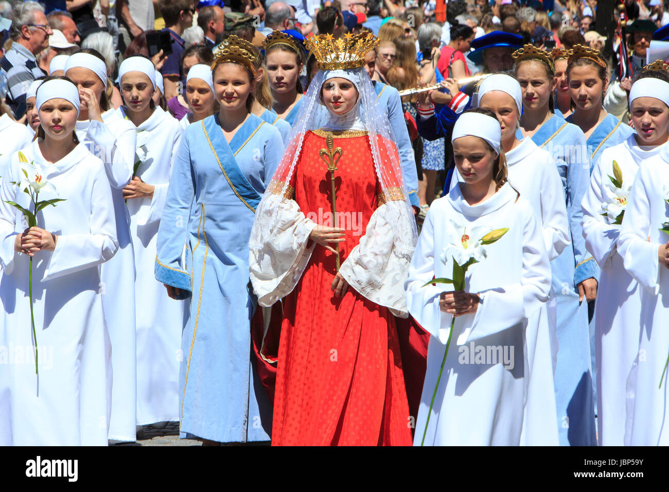 La Vergine Maria (madre di Gesù Cristo) durante la processione del Santo sangue in Bruges, Belgio Foto Stock