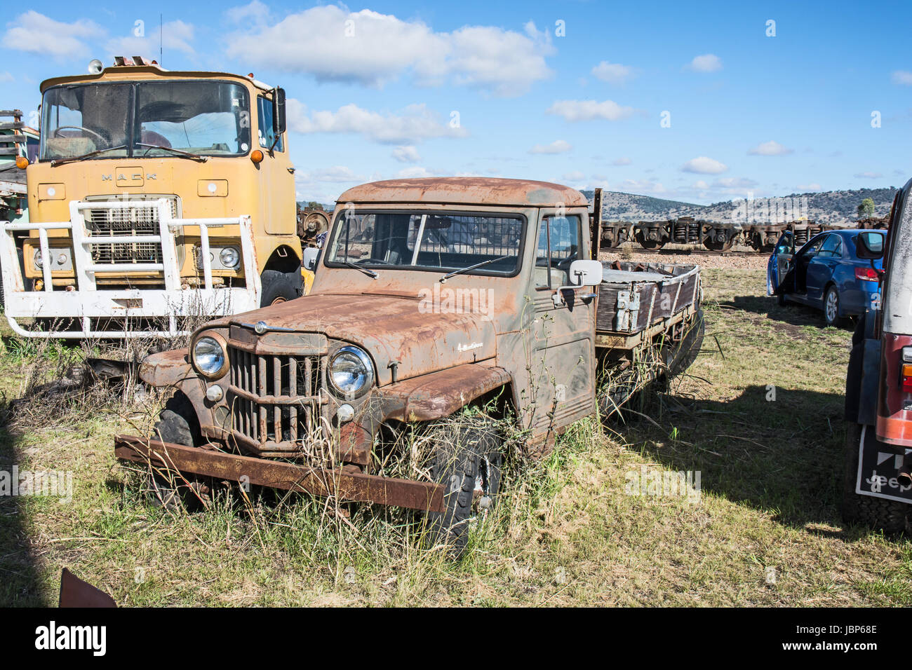 Una vecchia Jeep Willys carrello in un cimitero del veicolo nelle zone rurali del NSW Australia. Foto Stock