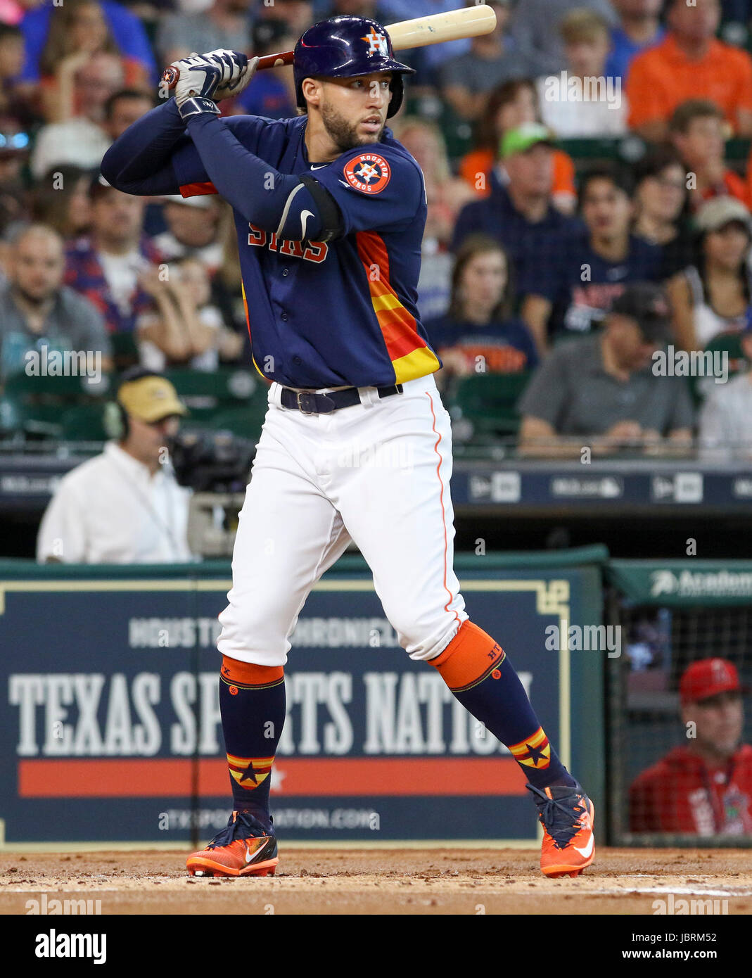 Houston, TX, Stati Uniti d'America. 11 Giugno, 2017. Houston Astros center fielder George Springer (4) alla piastra durante la MLB gioco tra il Los Angeles Angeli e Houston Astros al Minute Maid Park a Houston, TX. John Glaser/CSM/Alamy Live News Foto Stock