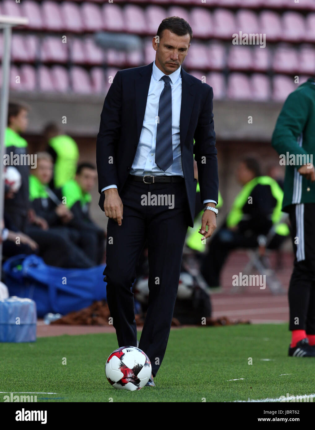 11.6.2017, Ratina Stadion, Tampere, Finlandia. Coppa del Mondo FIFA 2018 partita di qualificazione, Finlandia v ucraina. Coach Andriy Shevchenko - Ucraina Foto Stock