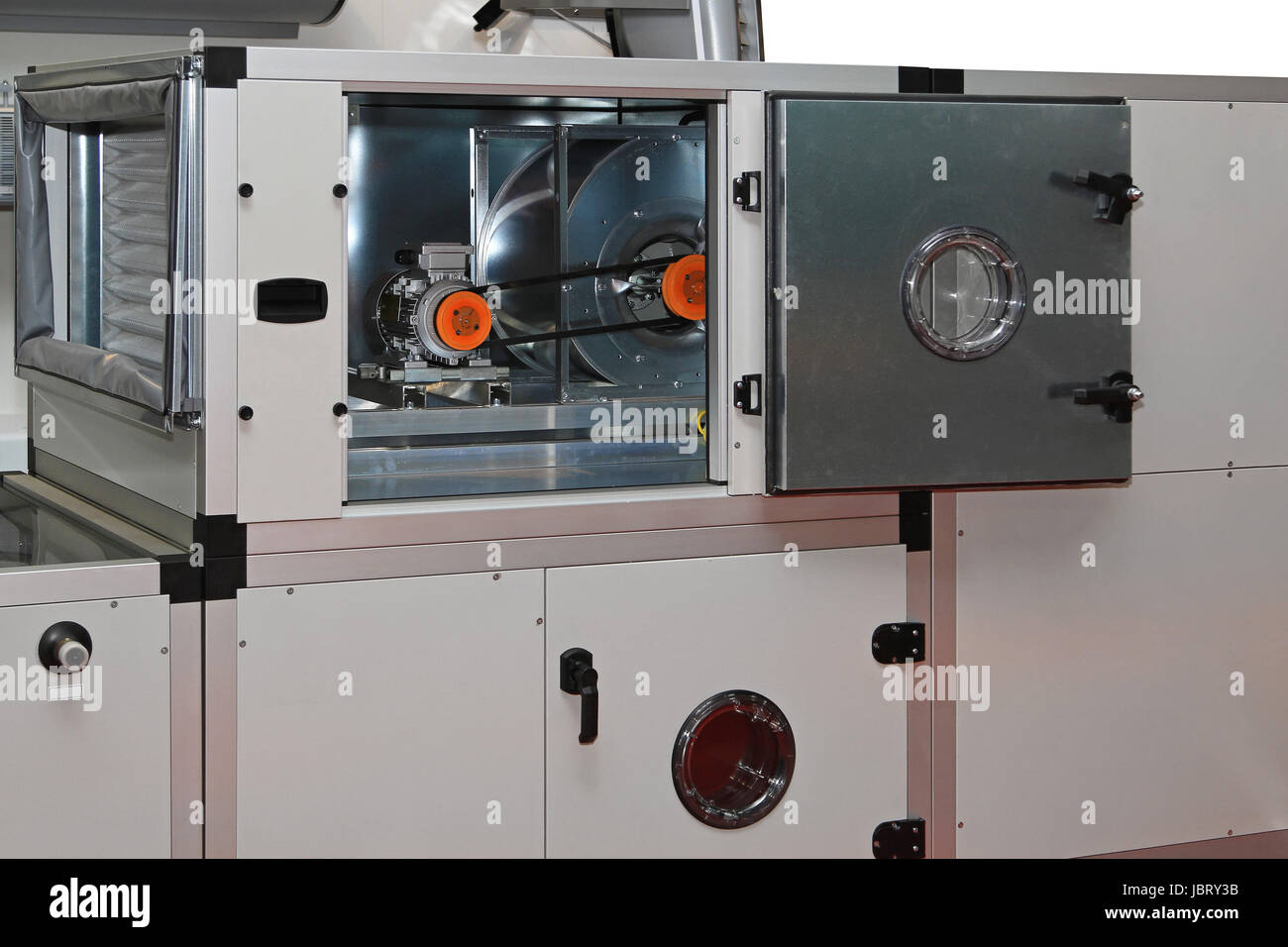 Unità di trattamento aria nel sistema di ventilazione centrale Foto Stock