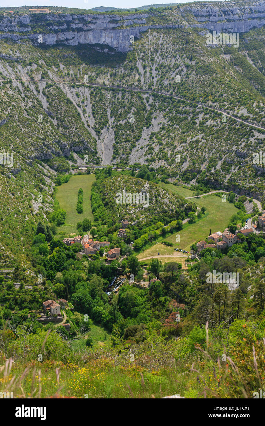 Francia, Gard (30), Vissec, Cirque de Navacelles vu depuis le belvédère de la dolina // Francia, Gard, Vissec, il Cirque de Navacelles visto da di vi Foto Stock