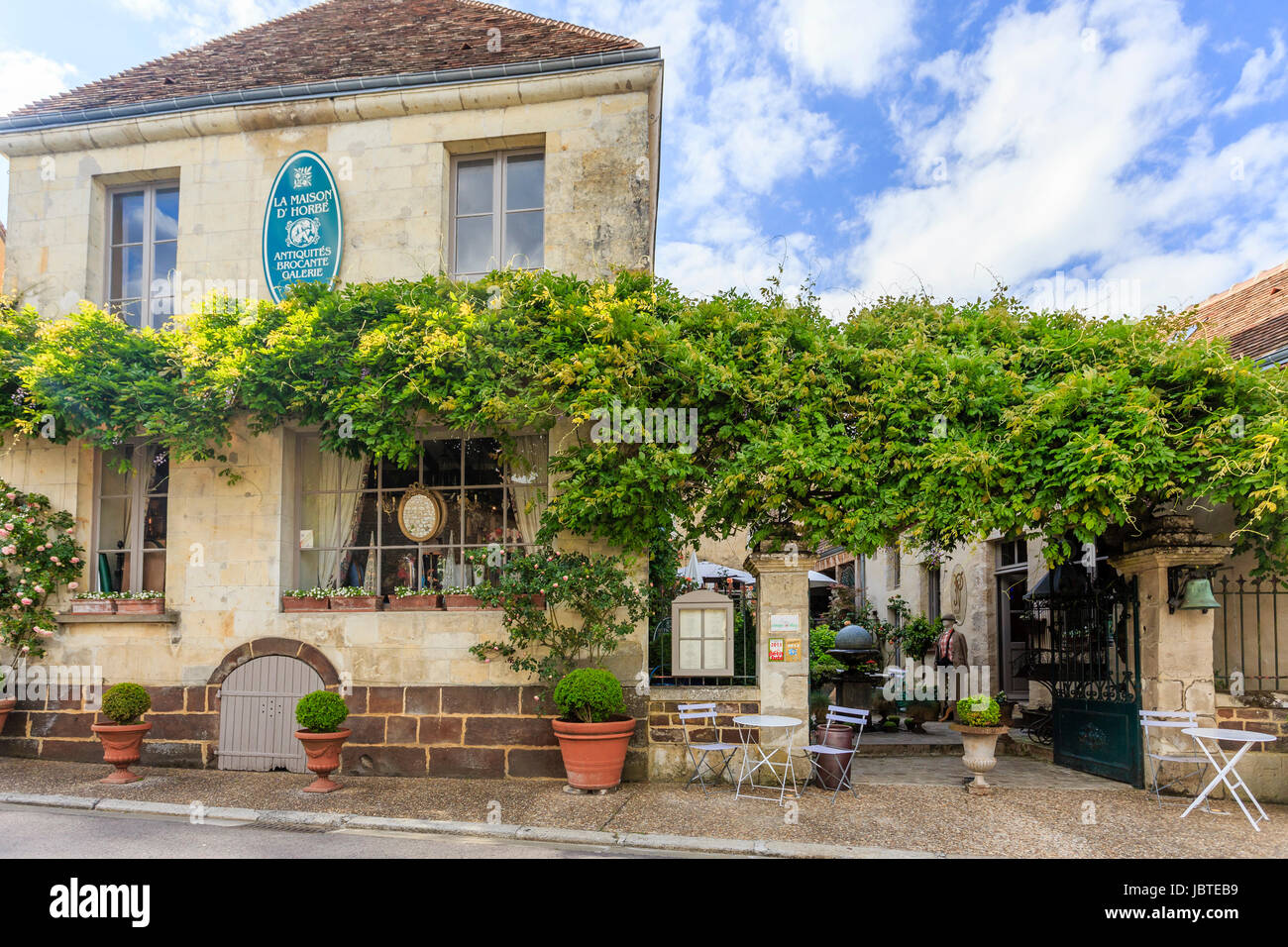 In Francia, in Orne (61), Parc Naturel Régional du Perche, La Perrière, La Maison d'Horbé, salon de thé, galerie, antiquité, objets de décoration // Francia Foto Stock