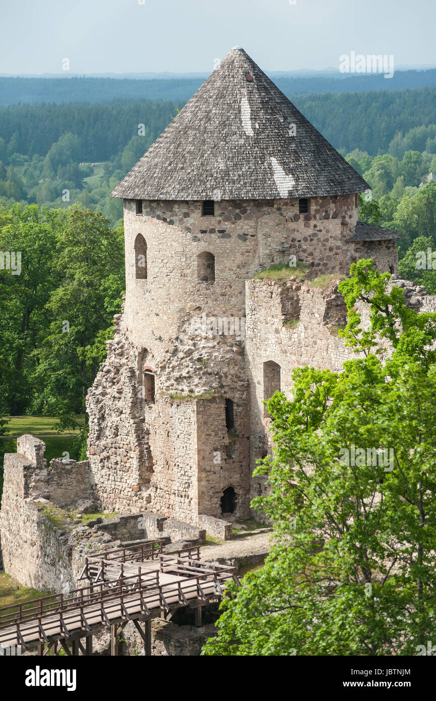 Rovine del castello nella città di Cesis era una residenza della Livonian order (i cavalieri di Teutonic) nel medioevo, Lettonia Foto Stock