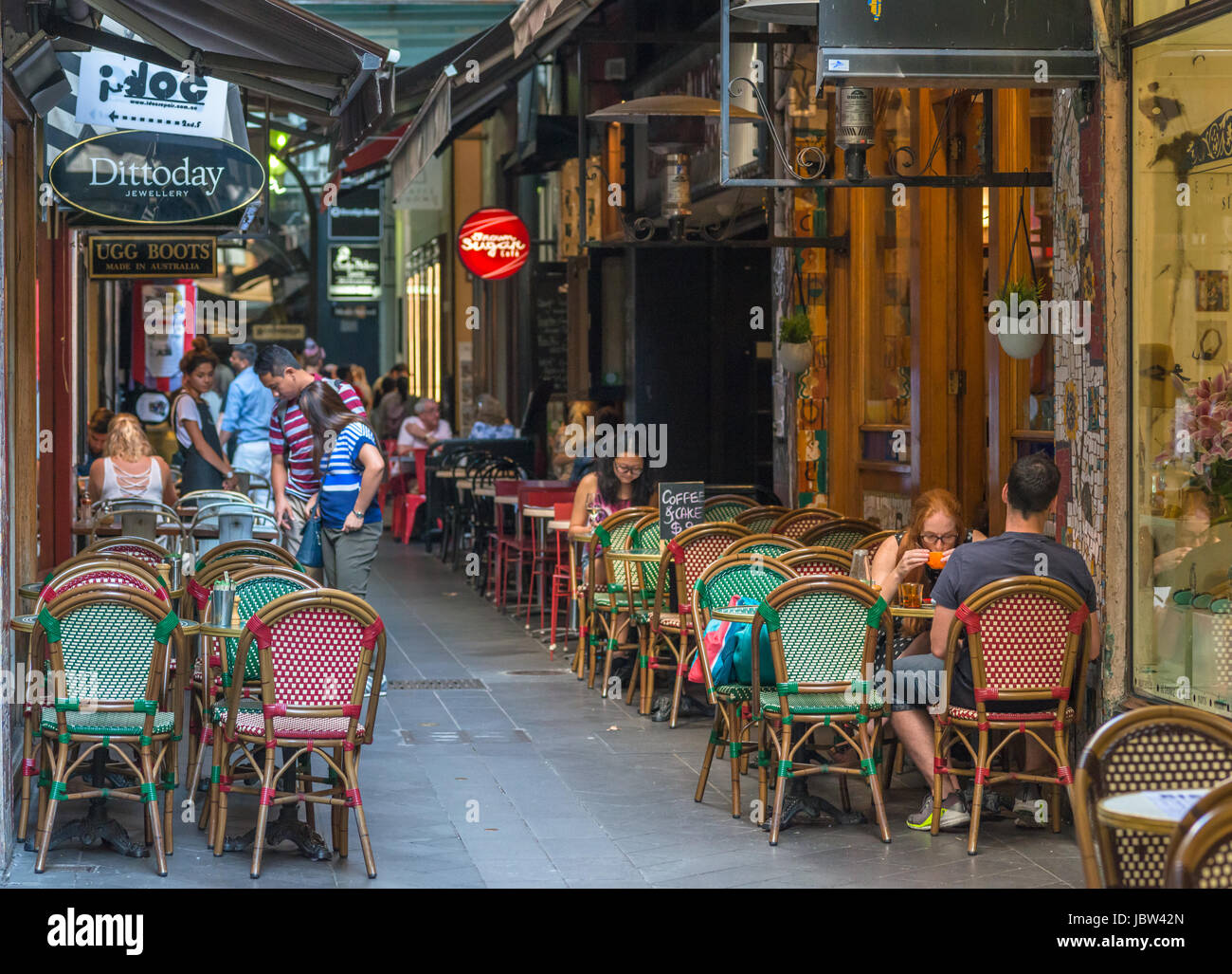 Città di MELBOURNE il blocco posto caffetteria e centro commerciale vicino al blocco di Arcade. Foto Stock