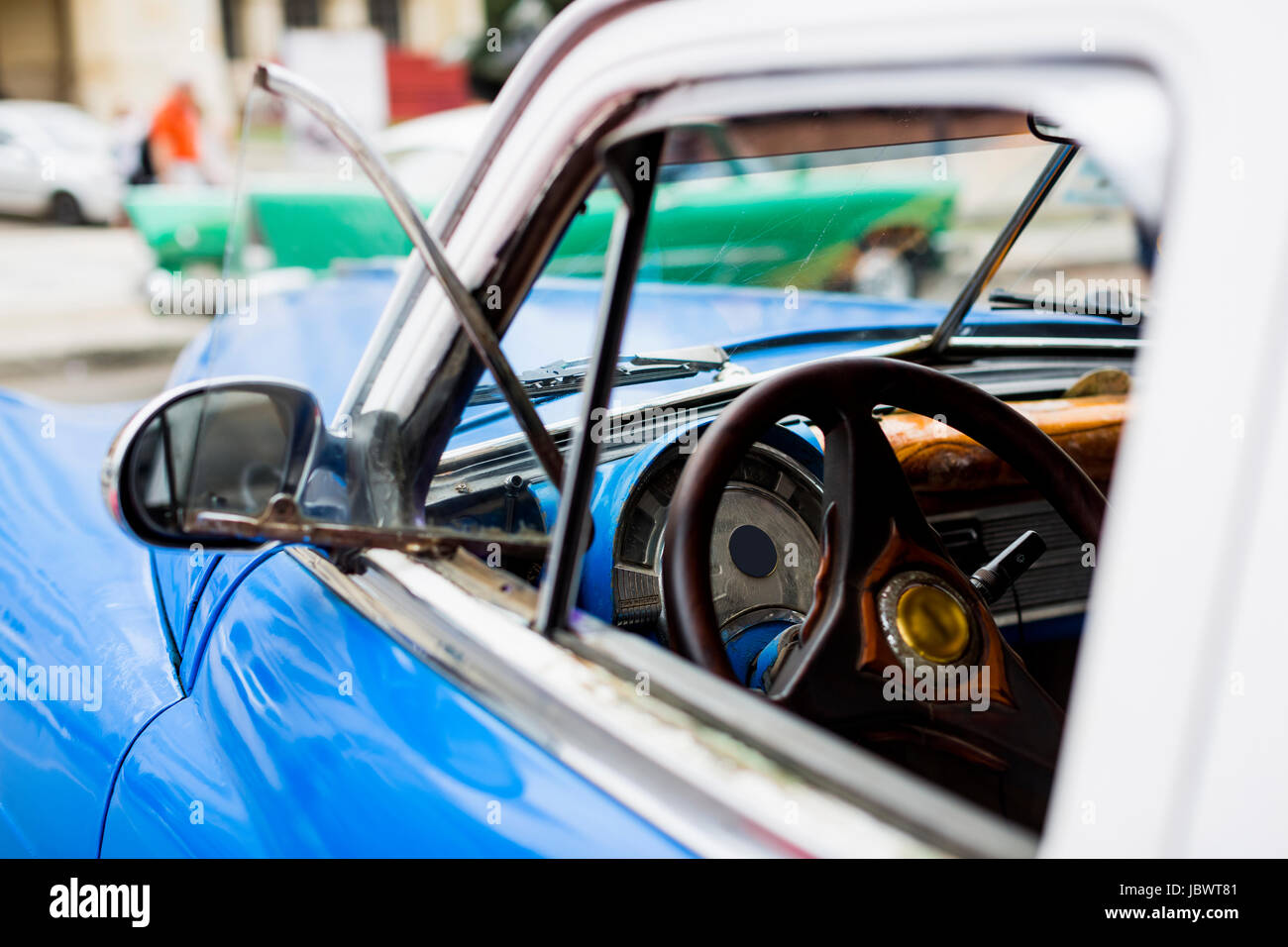 Vista attraverso il finestrino di vintage interni di automobili, La Habana, Cuba Foto Stock