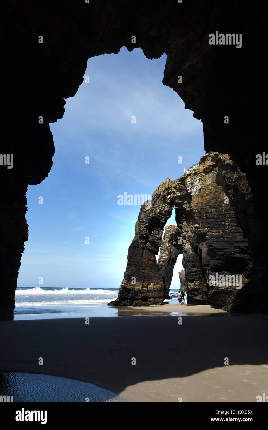 Archi naturali di roccia sulla spiaggia delle cattedrali in Galizia, Spagna settentrionale. Costa Cantabric, Galizia, Spagna. Foto Stock