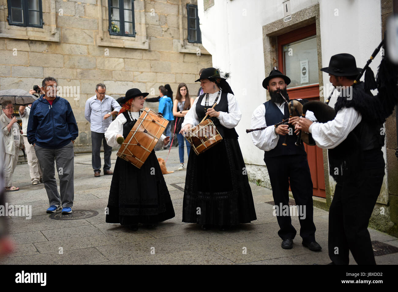 Galiziana tradizionale musicisti folk di eseguire a Santiago de Compostela in Spagna Foto Stock
