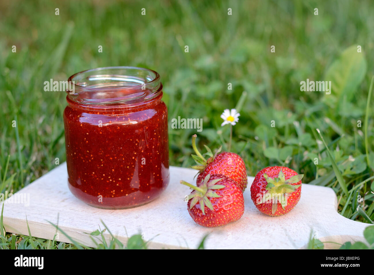 Koestliche Erdbeermarmelade selbstgemacht Foto Stock