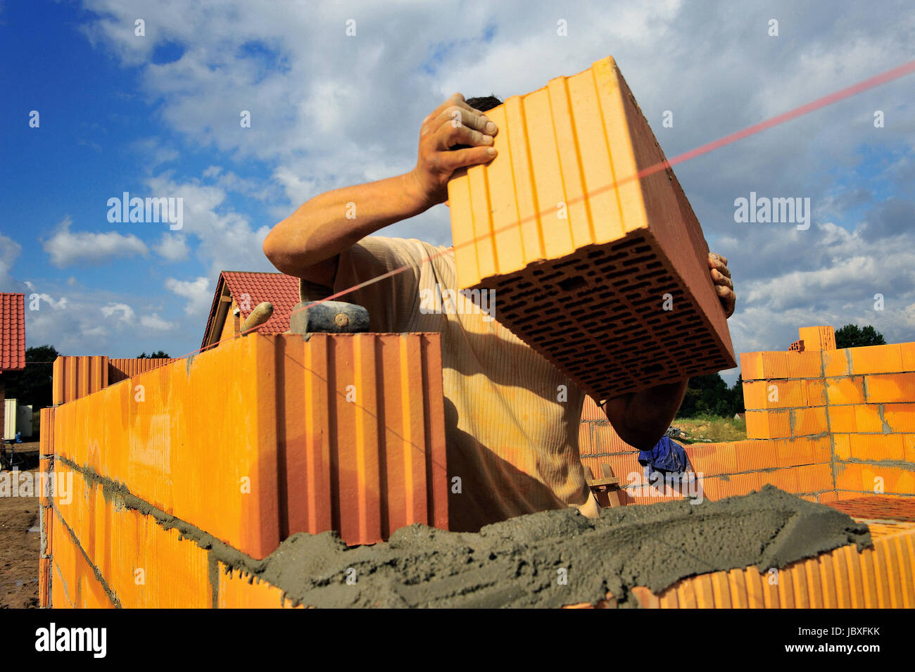 Parete, mattone. muro di mattoni, mattoni crudi, Malta, muro di mattoni tie forza resistente mano, costruzione, muratura, mattoni, mattoni, tradizionale, umana, home, Foto Stock