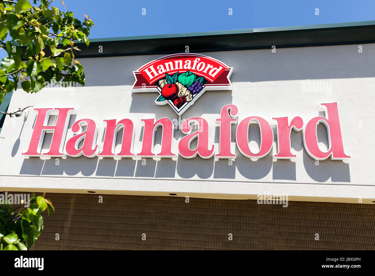 AMSTERDAM, NY/STATI UNITI D'America - 7 giugno 2017: Hannaford è una catena di supermercati fondata nel Maine, operando nel New England e New York. Foto Stock