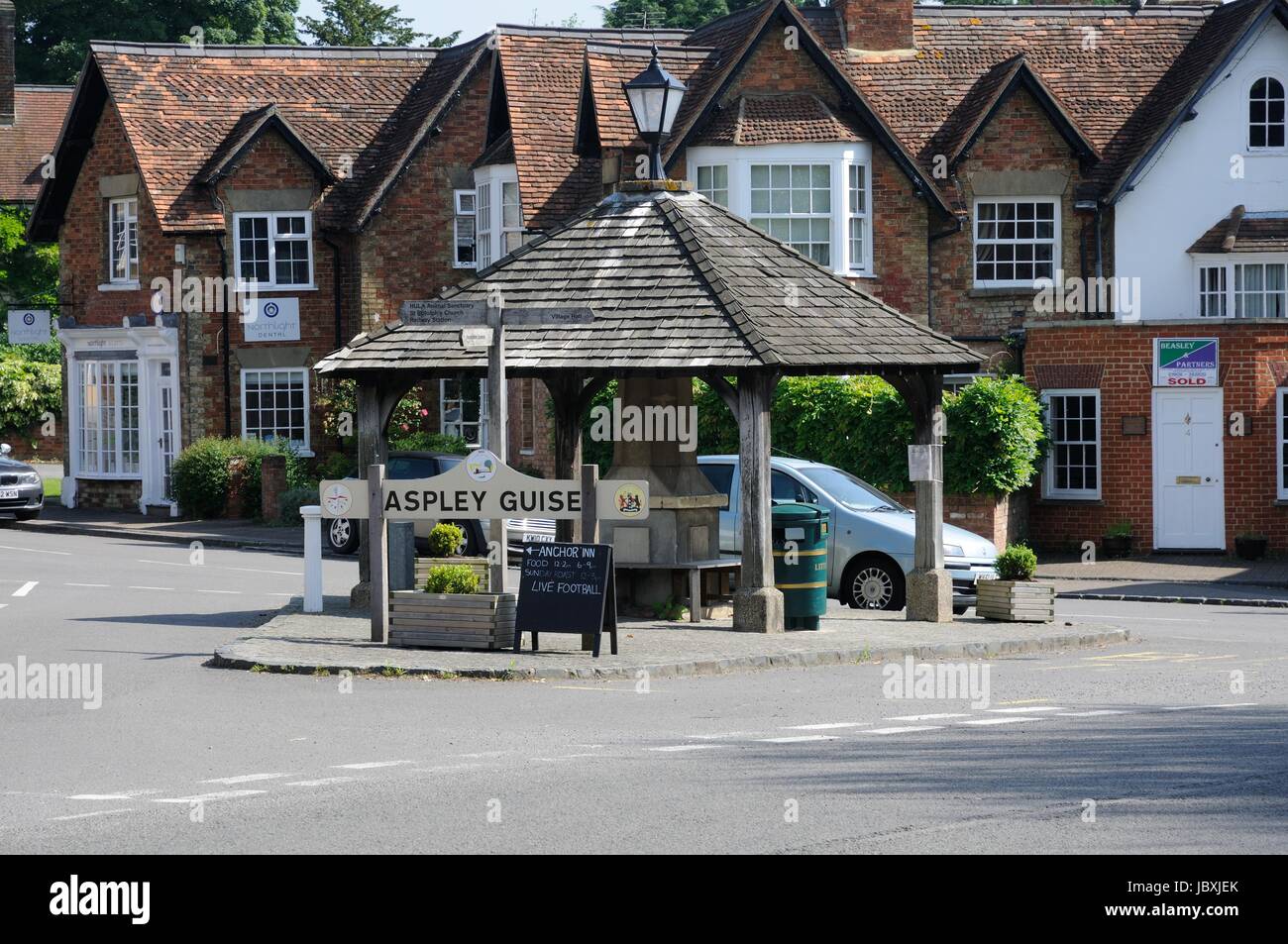 Shelter in piazza. Aspley Guise, Bedfordshire Foto Stock